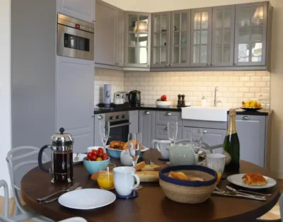 NEWLY RENOVATED Stylish 2 bed & 2 bath Apt. in old Antibes with outdoor terrace